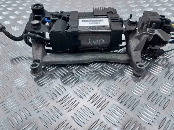 Compresor de aire Porsche OEM 7P0616006G - Usado image 4