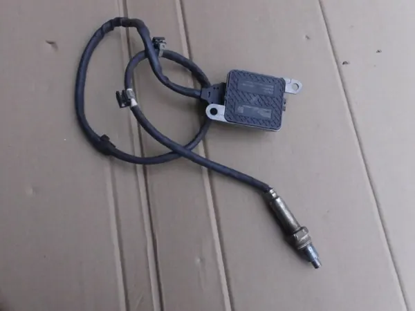 NOx-anturi OEM 04L907807A VW Golf 7 2.0 TDi:lle image 2