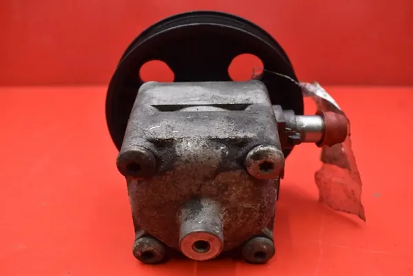 Bomba de direção assistida Volvo S70 V70 2.4 D5 185 CV 04-08 image 4