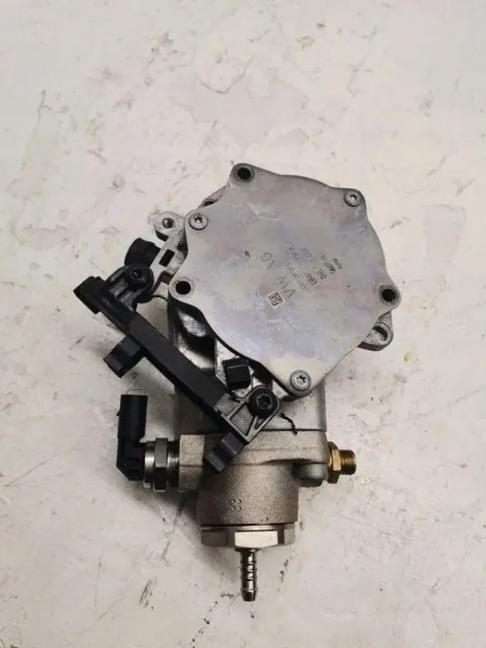 Tyhjiöpumppu OEM 06L145100F Porsche Macanille image 3