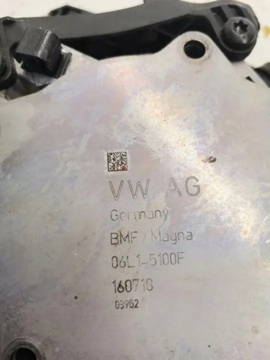 Tyhjiöpumppu OEM 06L145100F Porsche Macanille image 5