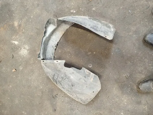 Front Right Wheel Arch VW Passat B5 image 2