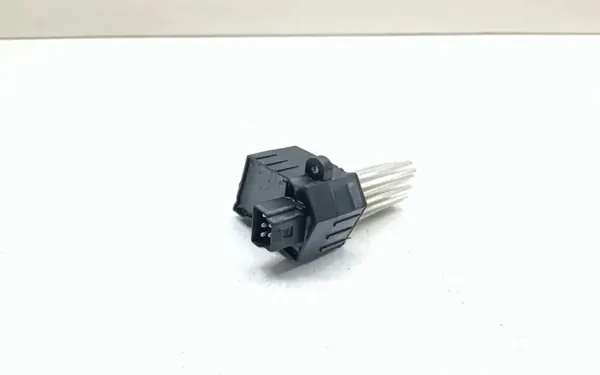 BMW Lämmityspuhaltimen rele OEM 6931680 X5 E53 4.4L image 2