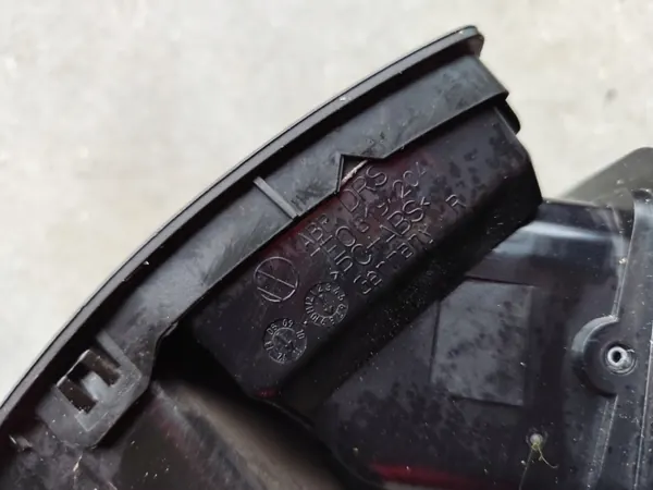 Rechte Seiten-Luftgitter OEM 7E0819204C für VW T5 image 4