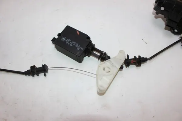 Cerra de maletero BMW 7353615 OEM para Cabrio E93 image 3