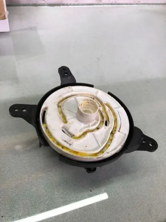 Lämmitysventtiili OEM GS7H19E616 Ford 2.0L Dieselille image 2