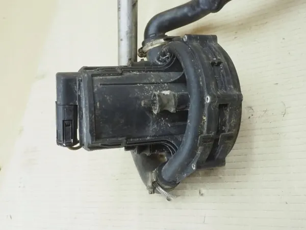 Sekundärluftpump OEM 1745170 för BMW E38 3.0 image 10