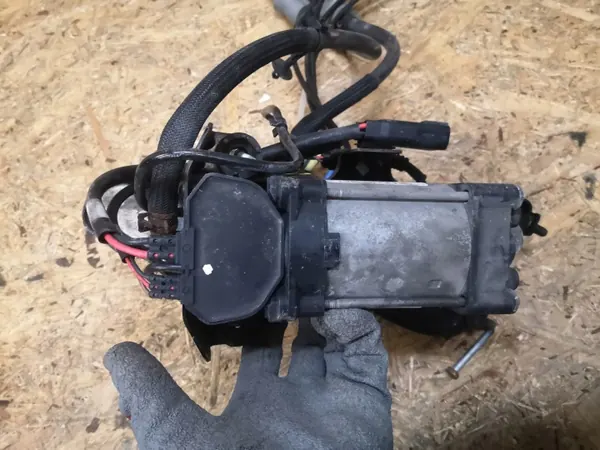Compresor de suspensión Jeep OE 68204730AD para WK2 image 10