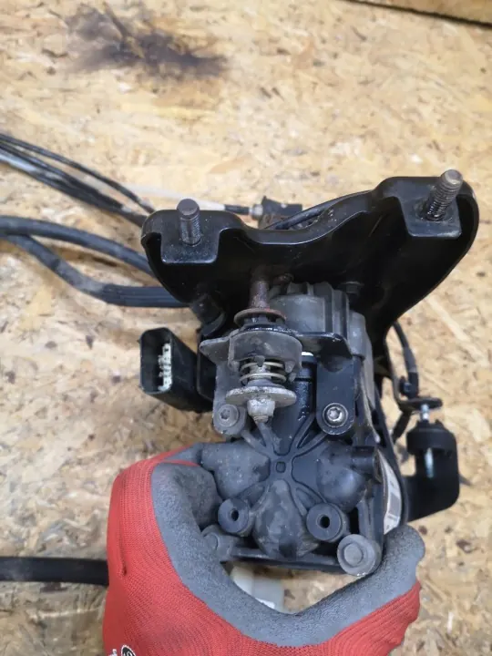 Compresor de suspensión Jeep OE 68204730AD para WK2 image 5