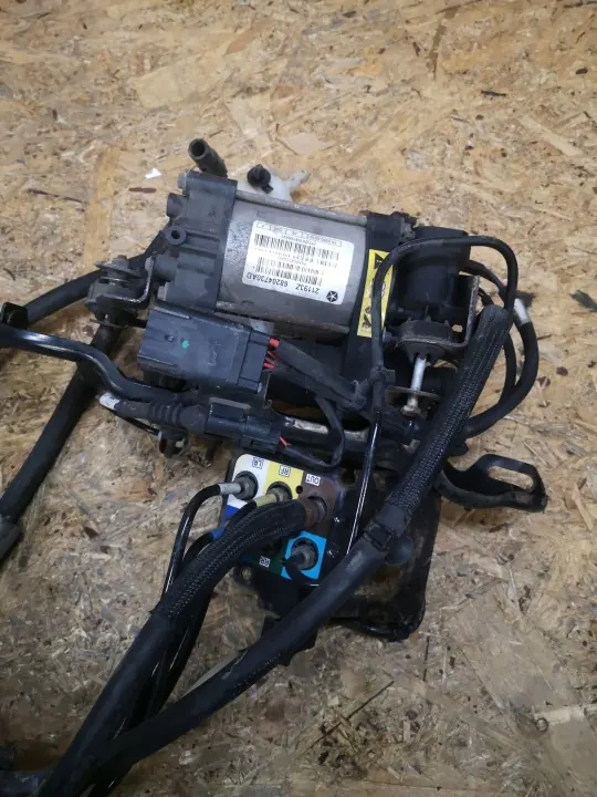 Compresor de suspensión Jeep OE 68204730AD para WK2 image 8