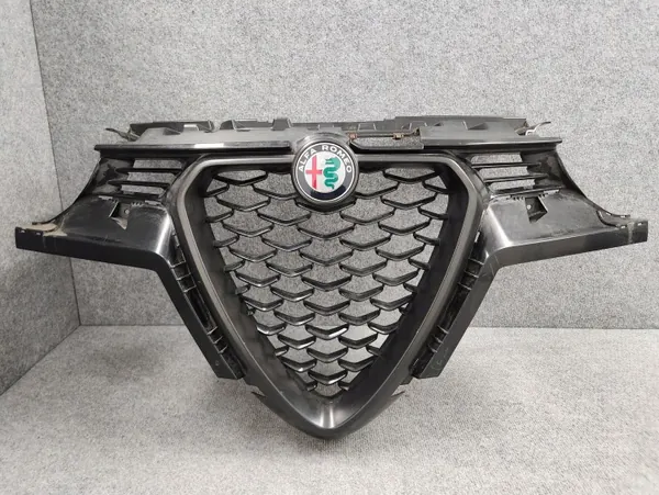Cache de calandre OEM 156169412 - Alfa Romeo Tonale image 2