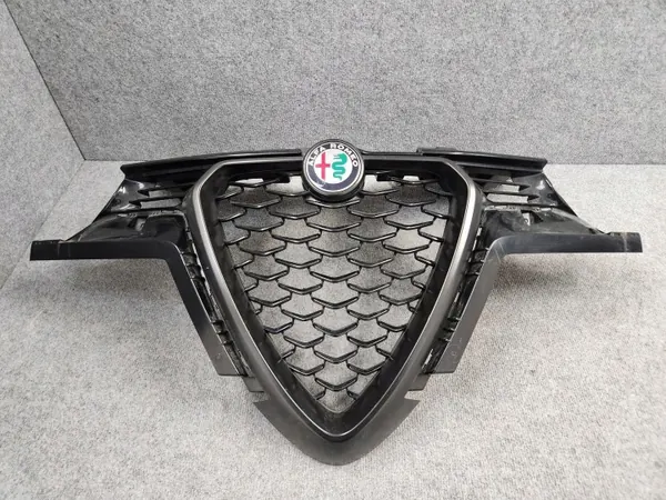 Cache de calandre OEM 156169412 - Alfa Romeo Tonale image 4