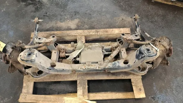 FORD Bakvagnsbalk OEM FORD - Begagnad image 2