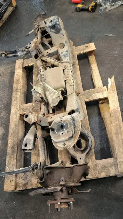 FORD Bakvagnsbalk OEM FORD - Begagnad image 5