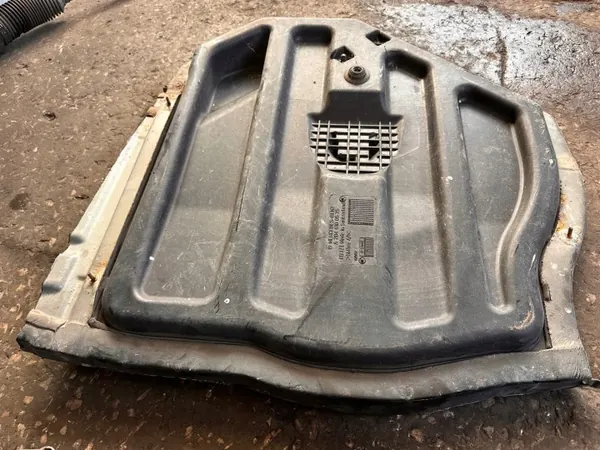 Painel de piso traseiro OEM BAGAŻNIKA DÓŁ OSŁONA PODŁOGI W204 image 2