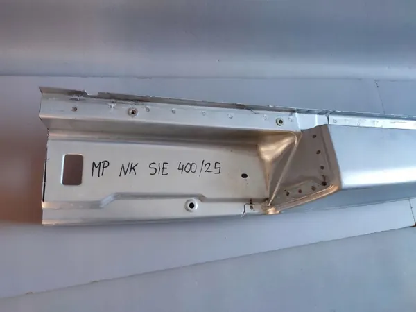 Iveco Daily 6 VI 19- Linke Heck-Pfostenabdeckung OEM 210MA011 image 3