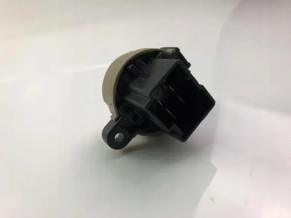 Clé Mazda 626 V OEM LC7066151 - État Utilisé image 3