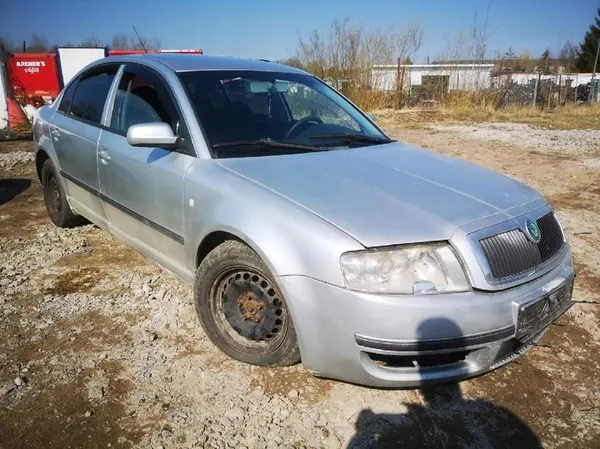 Supporti motore e cambio Skoda Superb 2005 1.9L 8e0199382b image 4