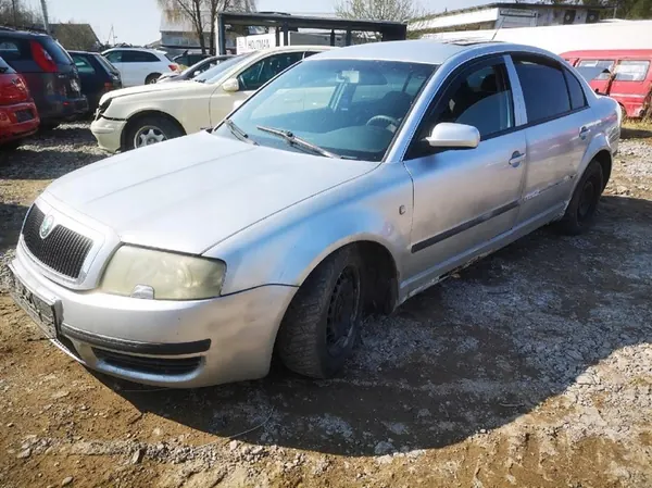 Supporti motore e cambio Skoda Superb 2005 1.9L 8e0199382b image 5