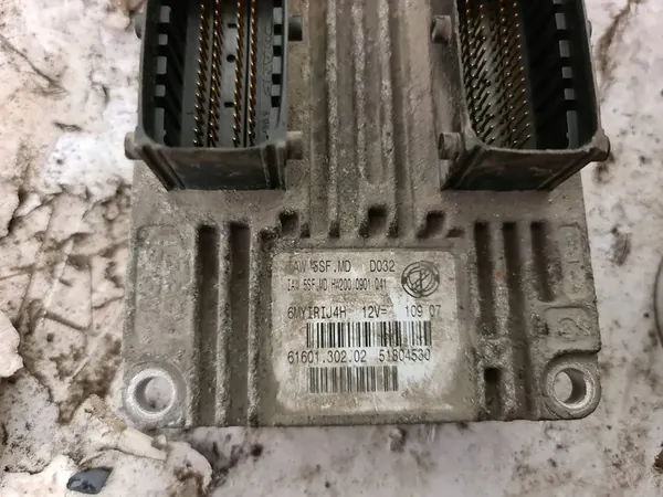Contrôleur ECU moteur Fiat Linea 1.4 51804530 image 3