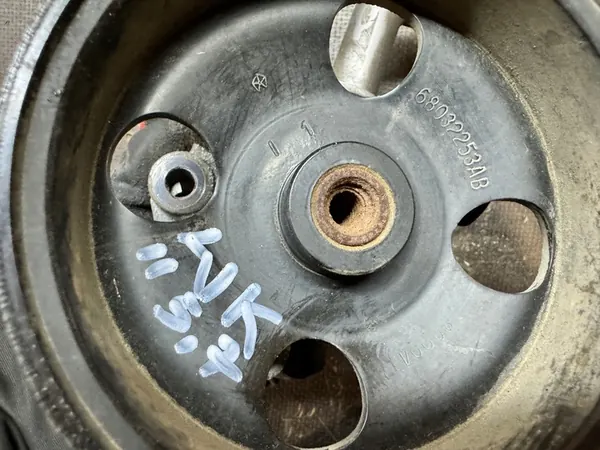 Bomba de direção assistida JEEP GRAND CHEROKEE WK2 II 5.7 image 4