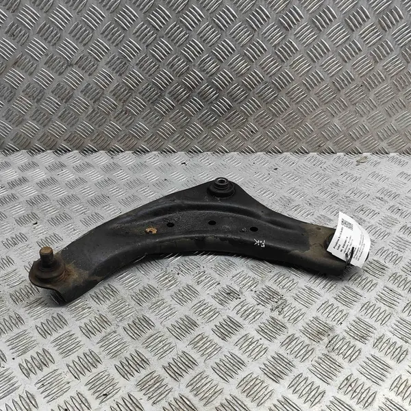 Nissan Leaf II (ZE1) 2018 Braccio di controllo inferiore anteriore sinistro image 2