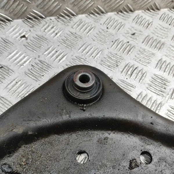 Nissan Leaf II (ZE1) 2018 Braccio di controllo inferiore anteriore sinistro image 4