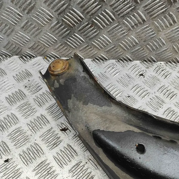 Nissan Leaf II (ZE1) 2018 Braccio di controllo inferiore anteriore sinistro image 7