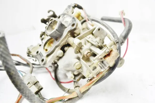 Carburador AISAN OEM 30D 78B20 71030 - Usado image 6