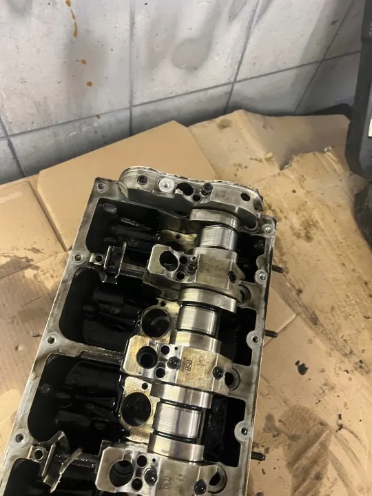 Culasse VW OEM r070103373a pour Touareg 5.0TDI image 9