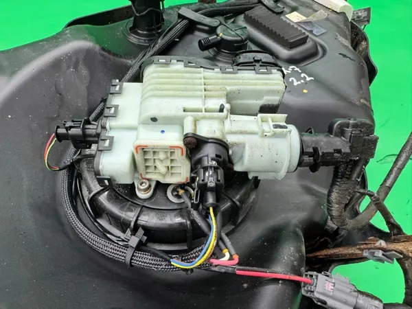 Réservoir AdBlue OEM 0928404003 pour Mazda CX-7 2.2D 2006-2012 image 5