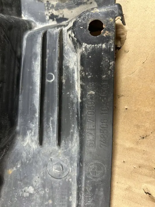 BMW 3 E90 E91 2011 Oikea Etulokasuoja image 5