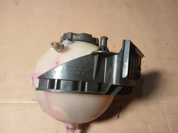 Kühlmittel-Ausgleichsbehälter BMW F20 F30 7642158 image 3