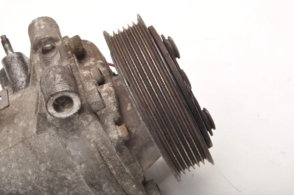 Compresseur de Climatisation PEUGEOT 301 1.6 HDI 9676011680 image 2