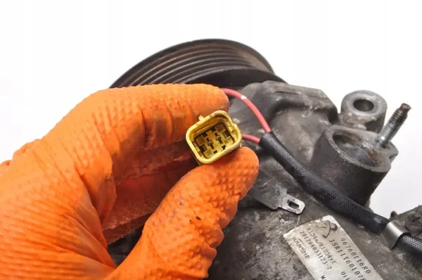 Compresseur de Climatisation PEUGEOT 301 1.6 HDI 9676011680 image 7