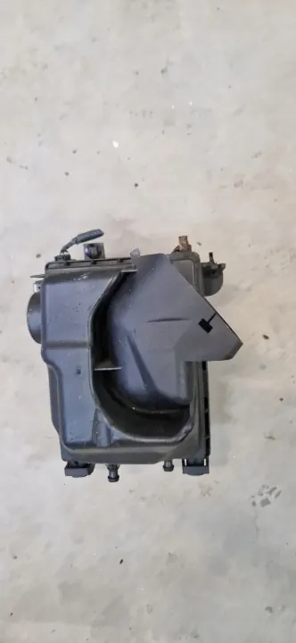 Nissan Luftfilterhus OEM 1kc0a - Begagnad image 2