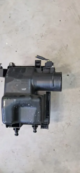 Nissan Luftfilterhus OEM 1kc0a - Begagnad image 3