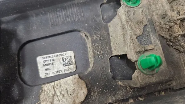 Guardabarros delantero derecho OEM ATECA575 para SEAT Ateca image 8