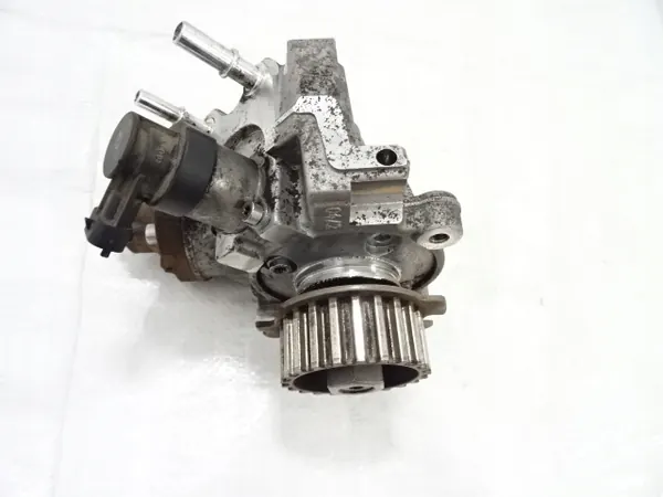 OEM 9811347380 ruiskutuspumppu Peugeot 308 II:lle image 2