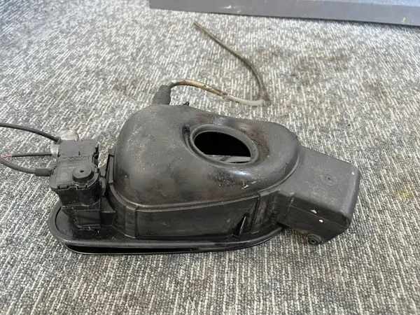 OEM XCV12657 Tapa de Combustible para VW Golf VII image 7