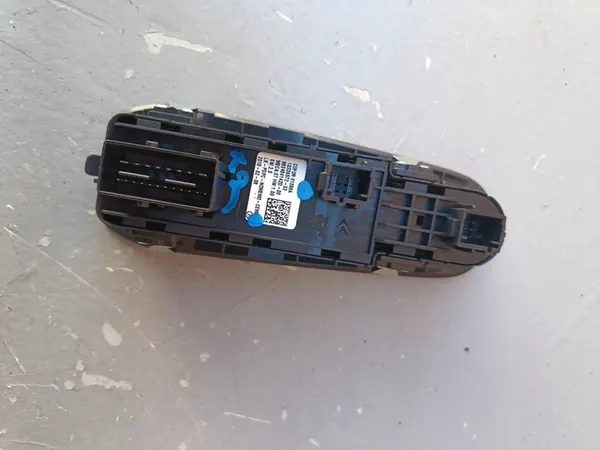 Peugeot 308 II T9 LIFT Raam Bedieningspaneel 98248414ZD image 2