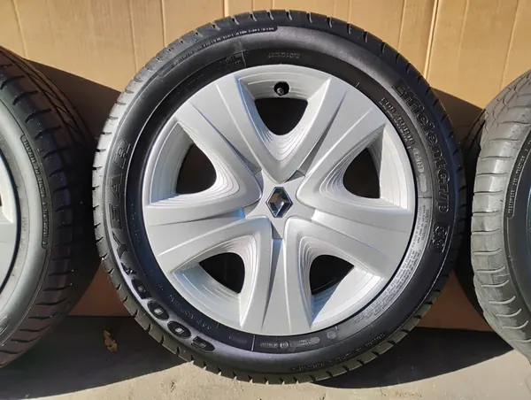 Stahlrad-Set Dacia 6.0" x 16" 4x100 ET 37 image 3