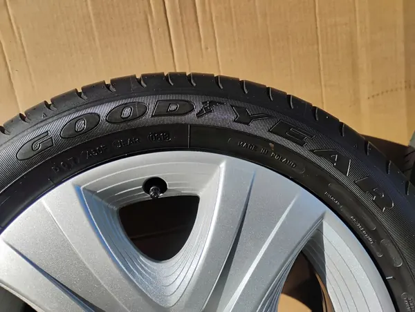 Stahlrad-Set Dacia 6.0" x 16" 4x100 ET 37 image 6