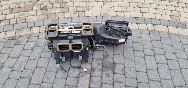 Mercedes-Benz lämmitysydin OEM A2048300662 - Käytetty image 3