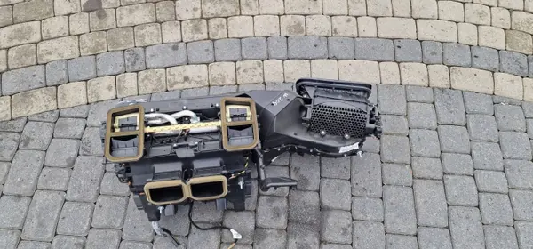 Mercedes-Benz lämmitysydin OEM A2048300662 - Käytetty image 6