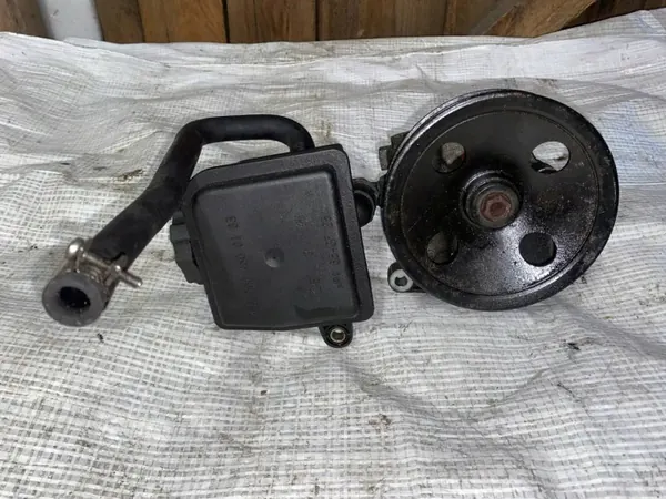 Pompe direction assistée Mercedes W208 OEM 0024662401 image 2
