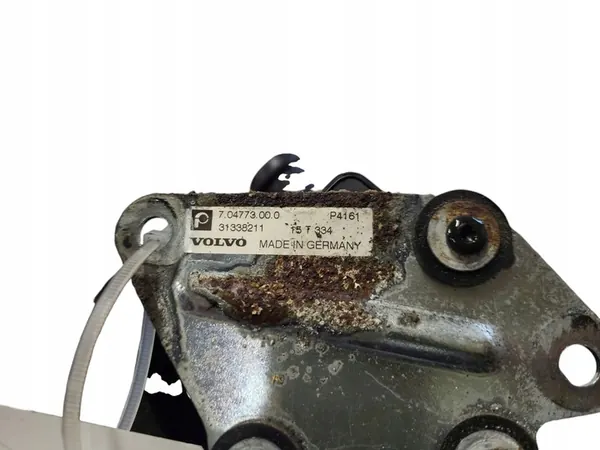 Vattenpump VOLVO V40 CROSS COUNTRY 2.0L diesel OEM image 5