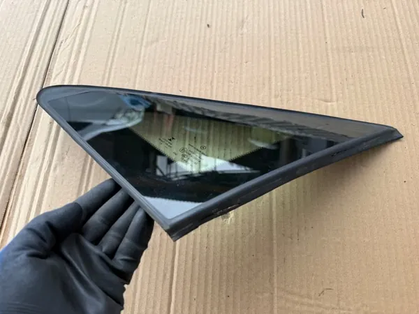 Janela lateral esquerda triangular OEM 4476730305 Mercedes Vito image 3