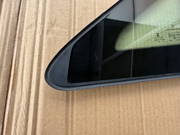 Janela lateral esquerda triangular OEM 4476730305 Mercedes Vito image 7