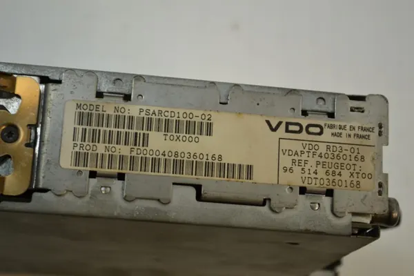 Radio CD Citroen OEM 96514684XT00 - Usado image 7